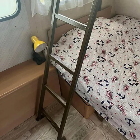 каравани съни и холи 사레보
